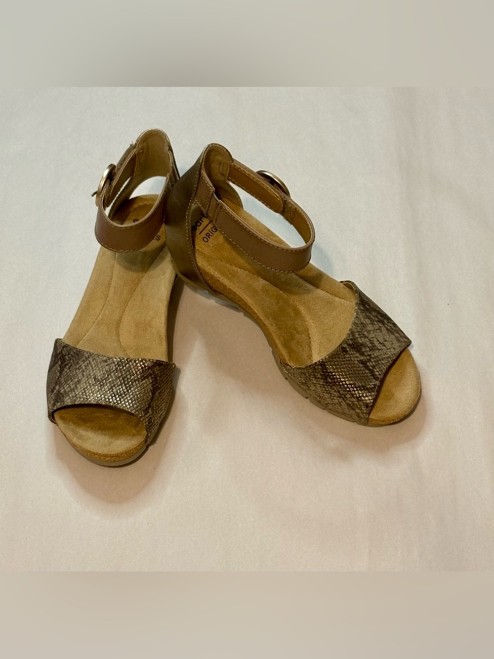 Earth Origins Women's Kendra Kane Taupe Sandals Ankle Strap Open Toe Size 6.5M